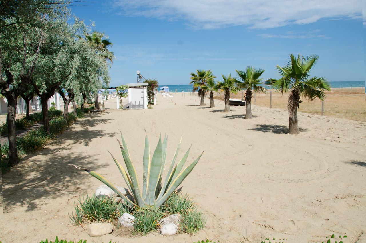 Almaluna Hotel & Resort Alba Adriatica Exterior foto