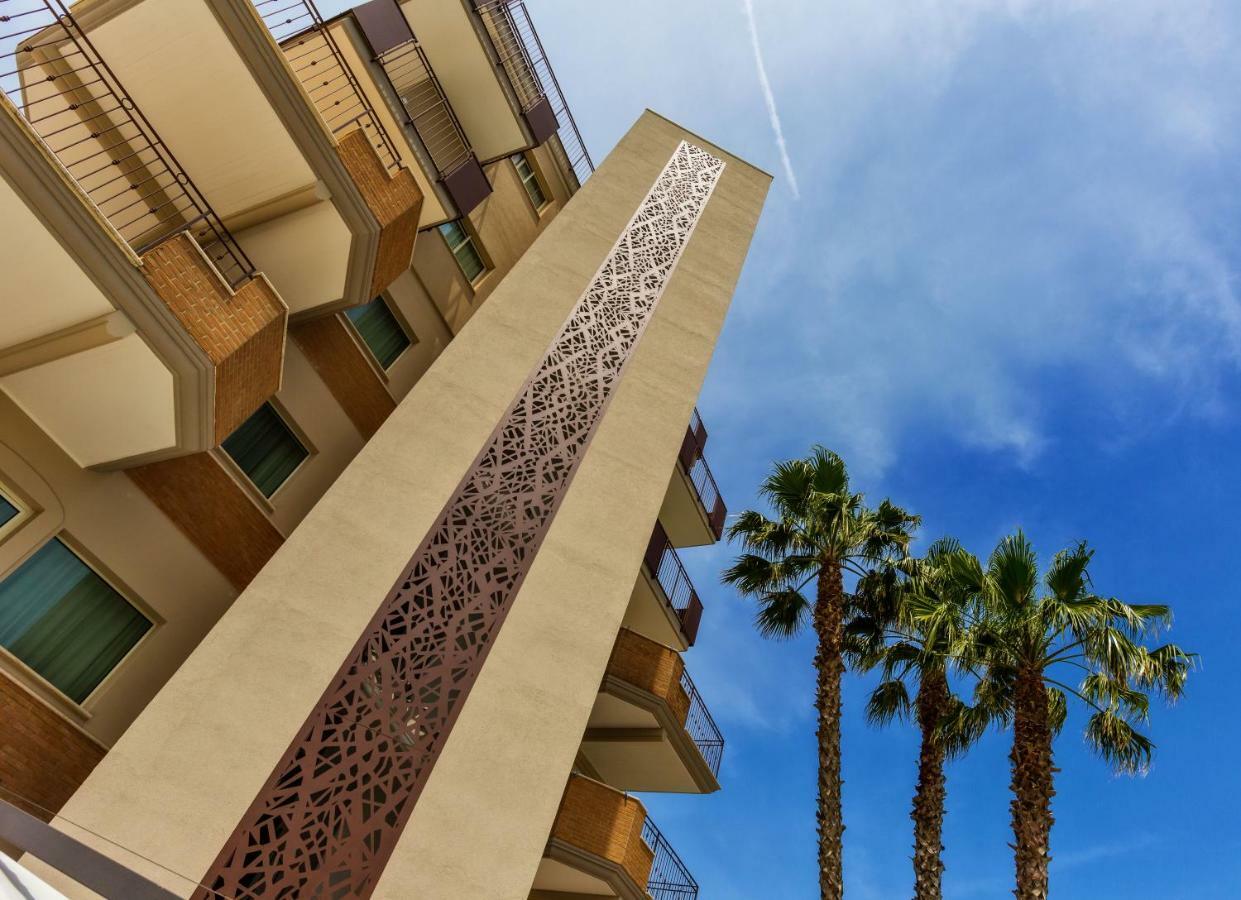 Almaluna Hotel & Resort Alba Adriatica Exterior foto
